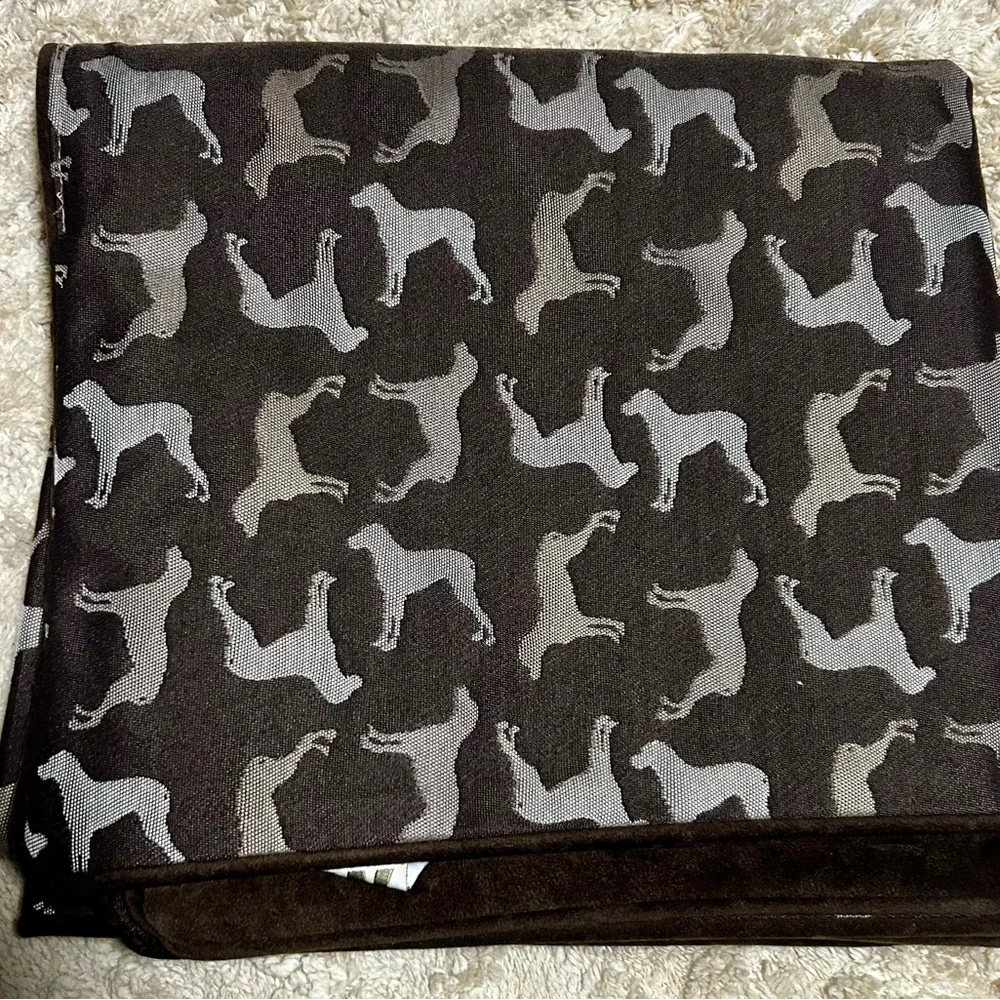 Rare hard to find William Wegman designed weimaraner Crypton throw over NWT